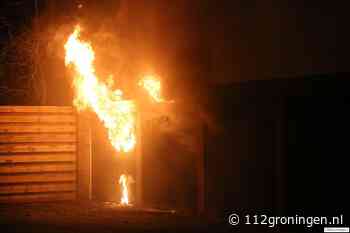 Twee garageboxen in brand in Veendam