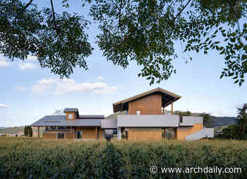 Dongyou Corn Courier Station / SuiPingYiLi Architecture Studio