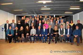 Gemeenteraadsleden leggen de eed af, fusiegemeente nu echt uit de startblokken: “Toch een raar gevoel”