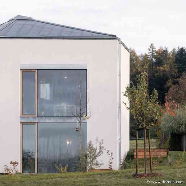 Malý Chmel divides Czech home across seven concrete floors