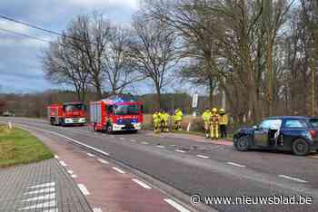 Auto’s botsen op kruispunt Kiezel
