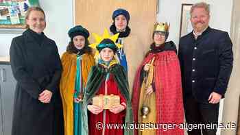 Sternsinger bringen Segen in die Stadtverwaltung