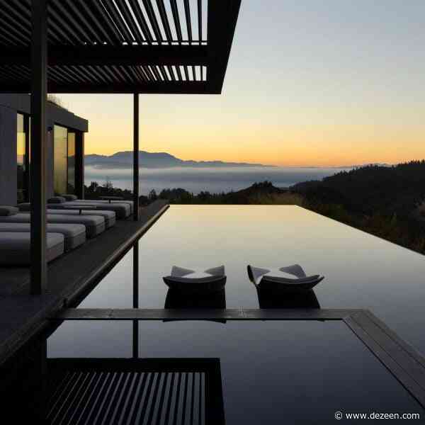 Feldman Architecture creates hilltop house in California's wine country