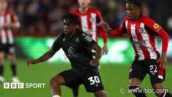 Midfielder Fusire extends contract with Owls