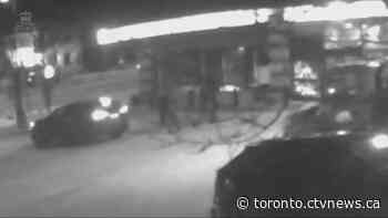 Suspects sought after bank in Markham deliberately set on fire