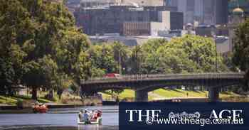 Heatwave blankets Victoria, firefighters on alert for weekend scorcher