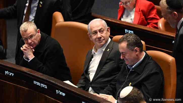 Netanyahu goes against doctor’s orders, appears in Israeli parliament after surgery