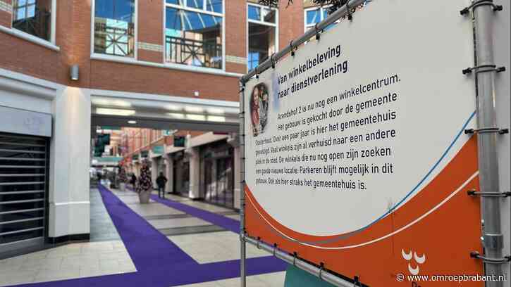 Winkelcentrum maakt plaats voor gemeentehuis om meer huizen te bouwen