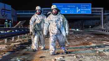 Lkw baut Glatteis-Unfall: Hunderte Forellen verenden auf Autobahn