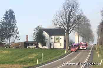 Brand aan huis zorgt voor rookontwikkeling in Veldwezelt, Kiezelweg afgesloten
