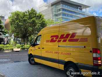 Frode sui pacchi DHL: ecco la mail falsa che può svuotarti il conto. La società lancia l'allarme