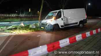 112-nieuws: bestelbus crasht na politieachtervolging • inval arrestatieteam