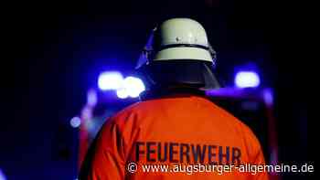 Rauchschwaden über der B12 - Flammen schlagen aus Scheune in Lindenberg