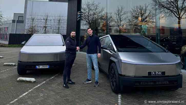 Rapper Kosso en autohandelaar sluiten deal: Tesla Cybertruck weer te koop
