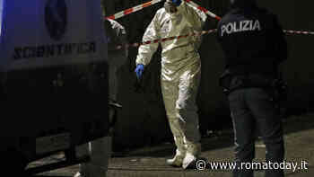 Far west a Roma, colpi di pistola e una bomba contro un villino. Ipotesi faida tra pusher