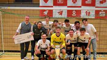 Vor über 1000 Fans: TSV Kastl gewinnt den Hallenfußball-Sparkassenpokal 2025