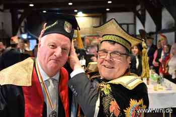 Stadtdechant nun Narren-Professor