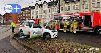 Im Wagen eingeschlossen: Stadtbahn rammt Autofahrerin in Hannover-Leinhausen