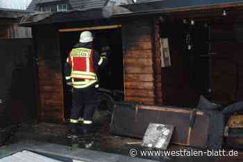 Gartenhütte in Uffeln fängt Feuer