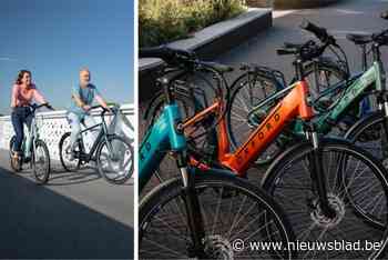 Fietsenmerk viert honderdste verjaardag met kleurrijke E-bikes: “Opvallend in verkeer én in fietsenstalling”