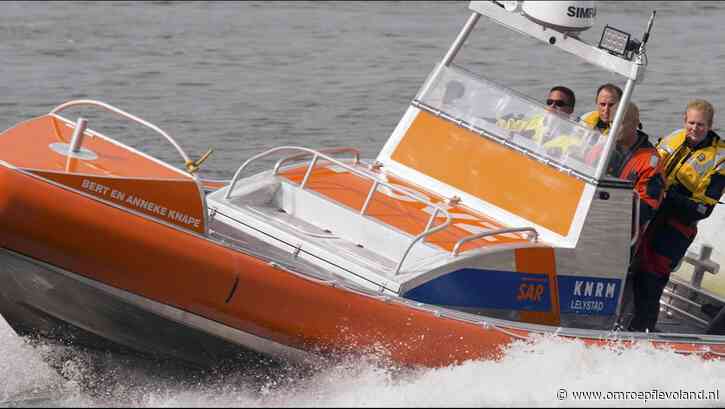 Flevoland - KNRM en politie rukken uit voor suppers in nood, duo weer veilig aan wal