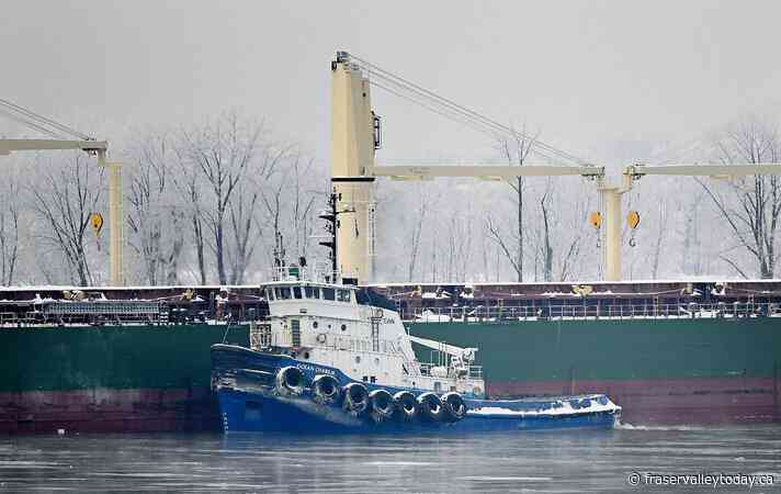 Second attempt to free ship stuck in St. Lawrence River could take place Wednesday