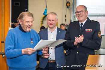 Paul Gauselmann erhält Ehrenmedaille der Feuerwehr