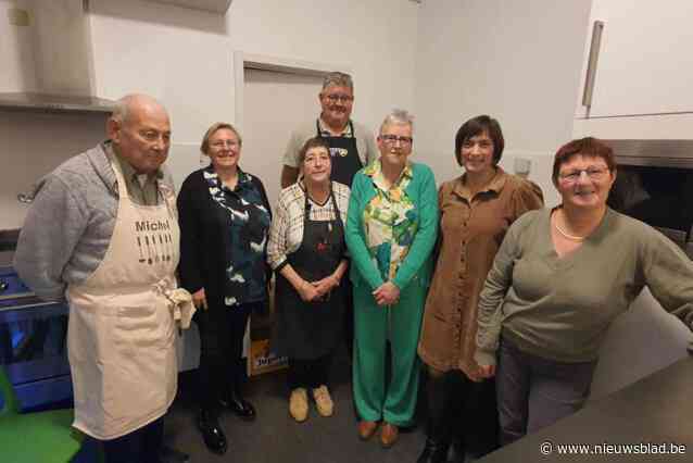 Vrijwilligers koken kerstmaal voor kwetsbare gezinnen