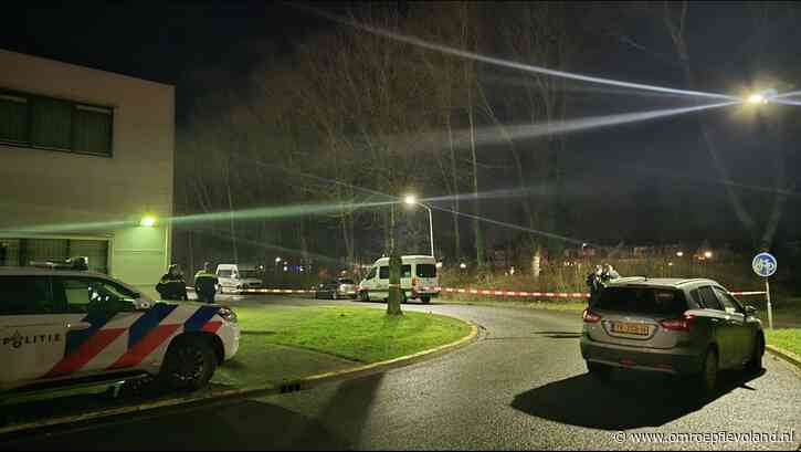 Almere - Schoten op bedrijventerrein, zelfde straat als twee weken geleden