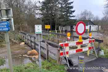 Gemeente sluit trage weg af door hoge waterstanden