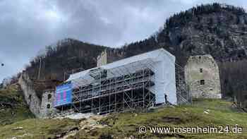 Wiederaufbau der zerstörten Mauer von Burg Falkenstein wird vorbereitet