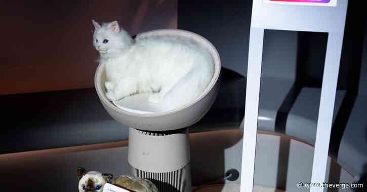 This cat tree is also an air purifier