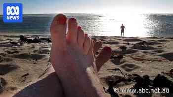 Podiatrists share tips on avoiding toenail fungal infection this summer