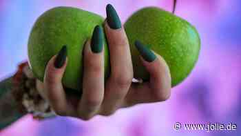 Smaragd-Nägel bringen dich 2025 in Frühlingsstimmung