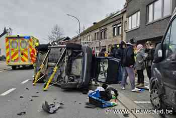 Vrouw zwaargewond na aanrijding