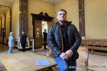 Mirlan werd opgelicht door vrouw die beweerde dat ze op sterven lag: “Ik verloor ruim 13.000 euro”