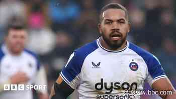 Lawrence apologises for reaction to Mitchell clash