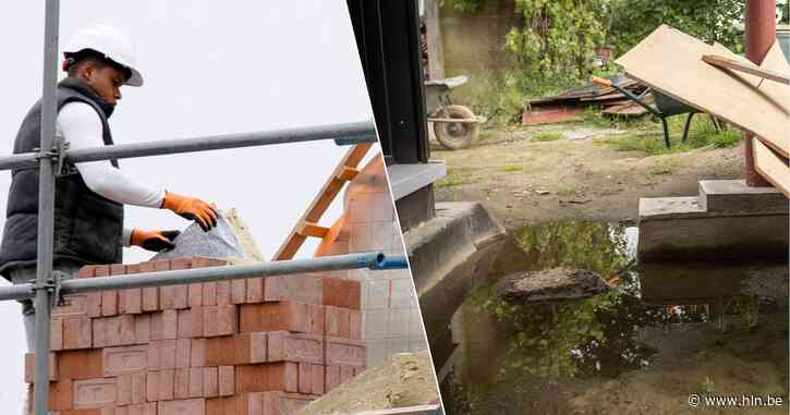 “Ik heb 6 jonge werknemers in dienst, die willen niet langer werken om zo achterstand in te halen”: regenweer zorgt voor 1 miljoen verloren werkdagen in de bouw