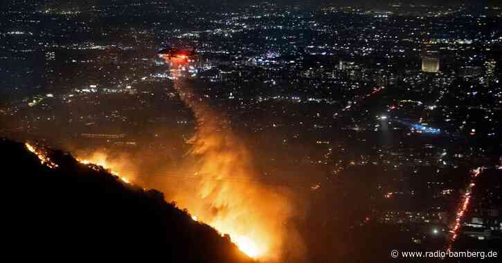Feuer in den Hollywood Hills – Evakuierungen angeordnet