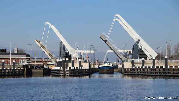 Reparatiewerkzaamheden aan Julianasluiscomplex in Gouda, hinder voor scheepvaartverkeer