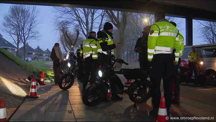 Almere - Tientallen bekeuringen bij fietscontrole in Almere