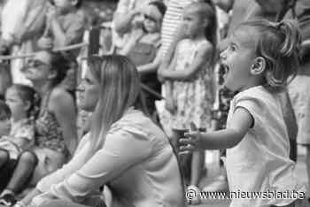 Fotoclub Obscura viert jubileum met unieke expo bij Mintjens Belgische meubelmakers