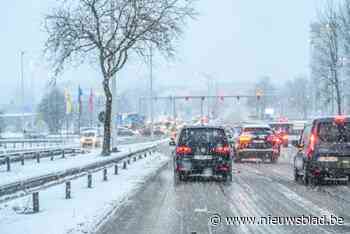 Met deze tips vermijd je slippartijen op besneeuwde wegen: “Let extra op als je elektrisch rijdt”