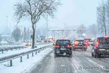 Met deze tips vermijd je slippartijen op besneeuwde wegen: “Let extra op als je elektrisch rijdt”