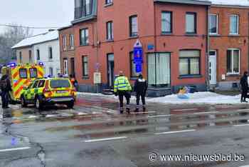 Politie massaal aanwezig in Tongeren nadat vanuit flat bordje met ‘HELP’ aan voorbijgangers wordt getoond