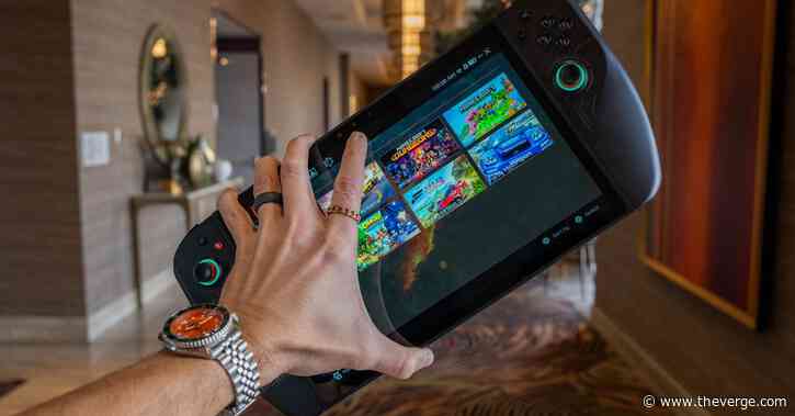 We tried to hold Acer’s giant new Nitro Blaze 11 handheld