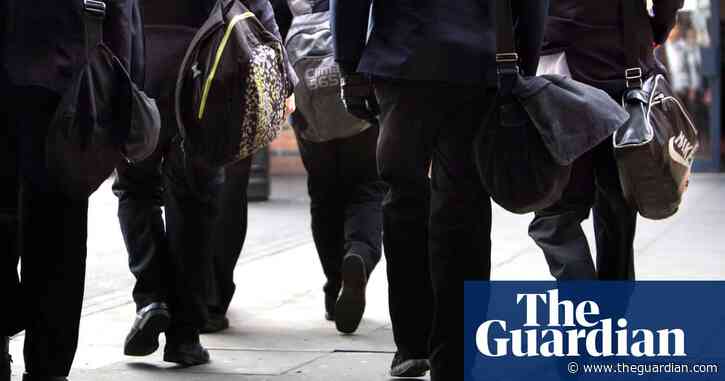 London council aims to become first in England to offer universal school uniform payment