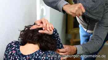 41-Jähriger vor Gericht: Er soll versucht haben, seine Lebensgefährtin zu töten