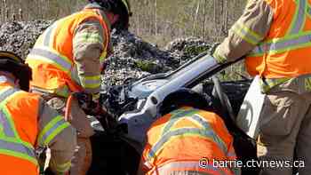 Man rolls car into ditch in Collingwood