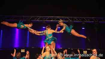 14 Gardegruppen in Buchbach: So flogen bei der Bubaria die Tänzerinnen durch die Luft